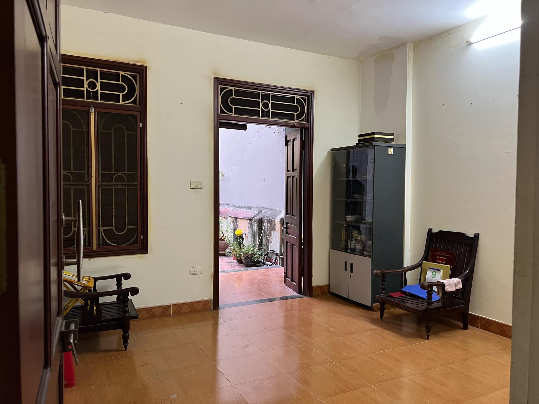 Cho thuê nhà ngõ ô tô Vũ Hữu, 3 tầng x 70m2, 4 ngủ, 15 Triệu, ở nhóm 8 người, VP c.ty - Ảnh 1